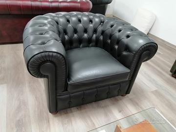 Poltrona Chesterfield in vera pelle nera su misura