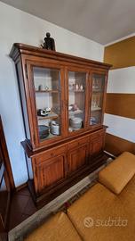 Vetrina in noce nazionale