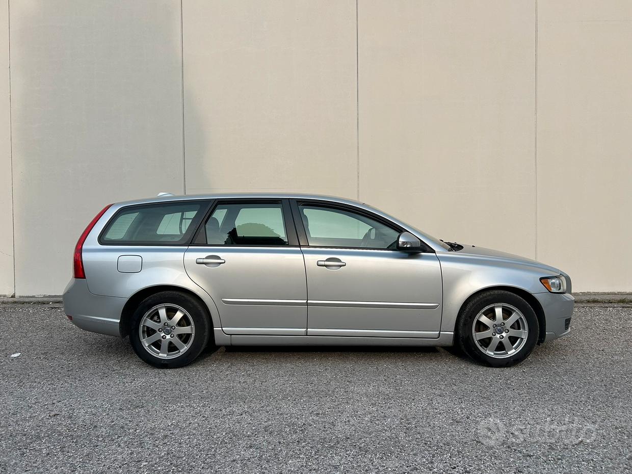 Volvo V50 1.6 D2 Polar (2011) – Autocarro N1