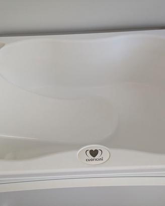 Mobiletto fasciatoio con vaschetta della Cuoricini