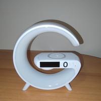 sveglia con ricarica wireless e luci