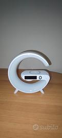 sveglia con ricarica wireless e luci