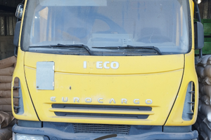 Autocarro IVECO