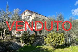 CASA SEMINDIPENDENTE A PIEDIMONTE SAN GERMANO
