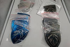 Lotto di Stemma Peugeot -stock da 37 pezzi