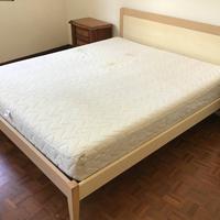 letto e materasso matriminiali.
