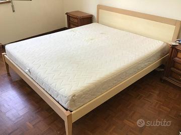 letto e materasso matriminiali.