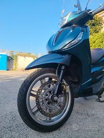 scuter piaggio Beverly 300i