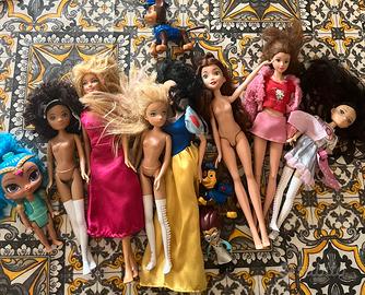 pacchetto barbie e disney più accessori e vestiti
