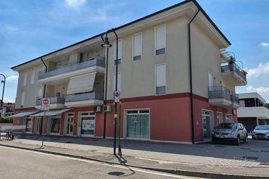 Immobile in asta di 101 m² con 3 locali e box auto