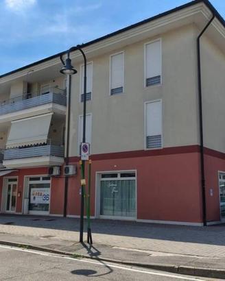 Immobile in asta di 101 m² con 3 locali e box auto