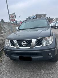 Nissan Navara 2.5 dCi 4 porte Double Cab Platinum
