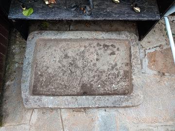 vasca , lavandino  in pietra da giardino 