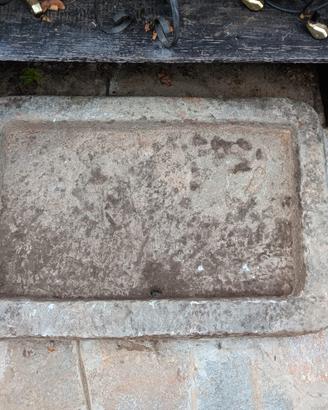 vasca , lavandino  in pietra da giardino 