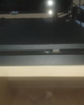 Ps4 slim con estensore di memoria e pad 