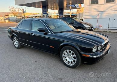 Jaguar  XJ  3.0  V6  Benzina con CRS -ASI