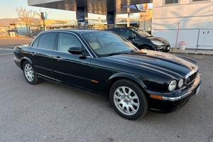 Jaguar  XJ  3.0  V6  Benzina con CRS -ASI