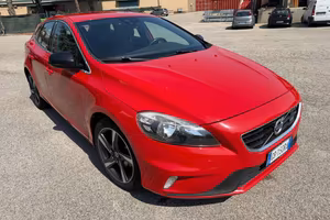 VOLVO V40 D2 R-design Momentum senza nessun lavo