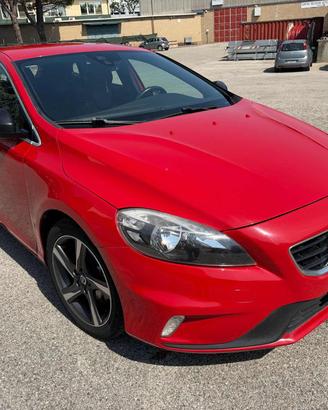 VOLVO V40 D2 R-design Momentum senza nessun lavo