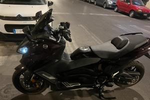 YAMAHA TMAX560