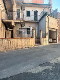 Santa Maria di Licodia casa Indipendente+garage -0