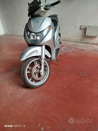 Piaggio beverly 200