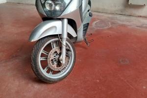 Piaggio beverly 200