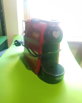 Macchina caffè Nespresso Essenza Mini 
