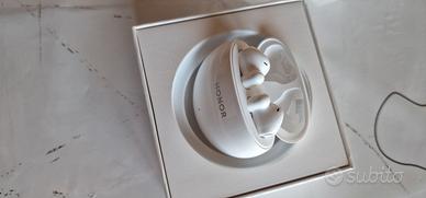 Huawei watch GT 46mm e honor earbuds x5 insieme