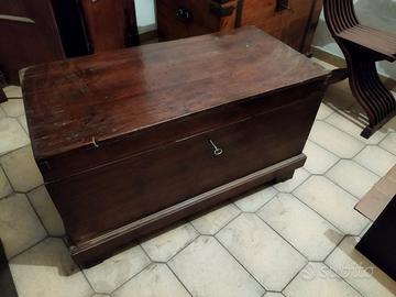 Baule cassapanca in legno antiquariato arte povera