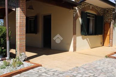 VILLA SINGOLA A VIBONATI