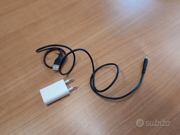 Cavo USB e presa di corrente nuovi