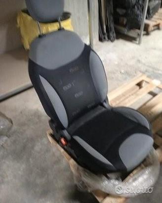 Interni fiat 500 l pelle azzurra