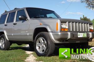 JEEP Cherokee Classic 2.5 TD 4 x4 ben tenuto