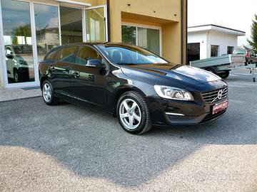 VOLVO  V60 1.6 d2 business -AUTO-CAMBIO SOSTITUITO