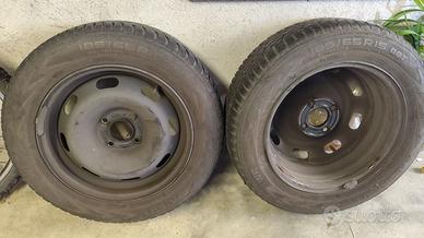 4 Gomme invernali Nokian 185/65 R15 con cerchi PSA