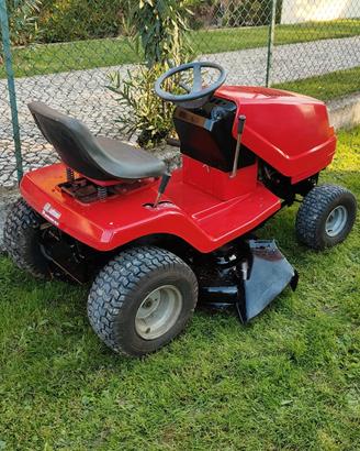 trattorino tagliaerba 