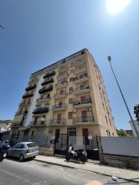 Viale Regione Siciliana N/O luminoso 3 VANI