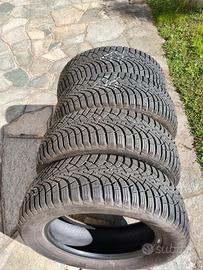 4 PNEUMATICI INVERNALI Goodyear 205/60 R16 96H