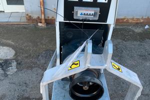 Generatore di corrente per trattore