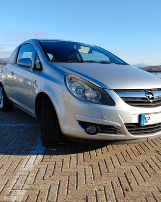 Opel Corsa Gas GPL e benzina