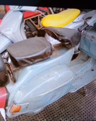 vespa da esposizione o locali