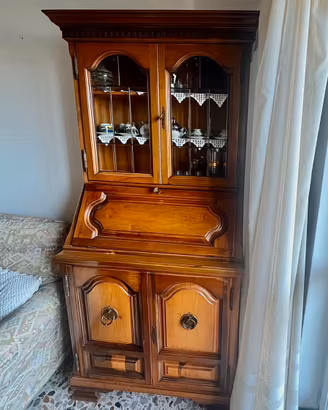 Mobile vetrina in legno massello-classico elegante