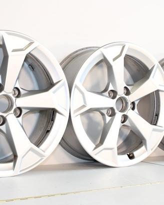 4 Cerchi Originali Q3 - 17" + Spedizione Gratis