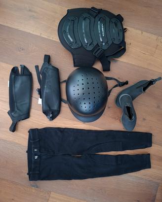 Materiale per equitazione decathlon 6 anni circa