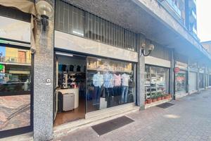 NEGOZIO A SAN GIULIANO MILANESE