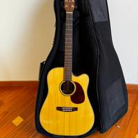 Chitarra acustica CORT elettrificata