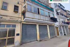 Appartamento di 146 m² con più di 5 locali e box a