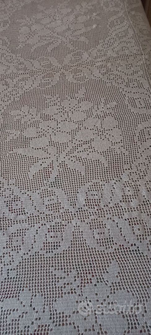 Coperta Copriletto matrimoniale di filo all’uncinetto, fatta a mano, bianca