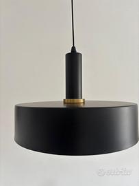 Lampada moderna in metallo